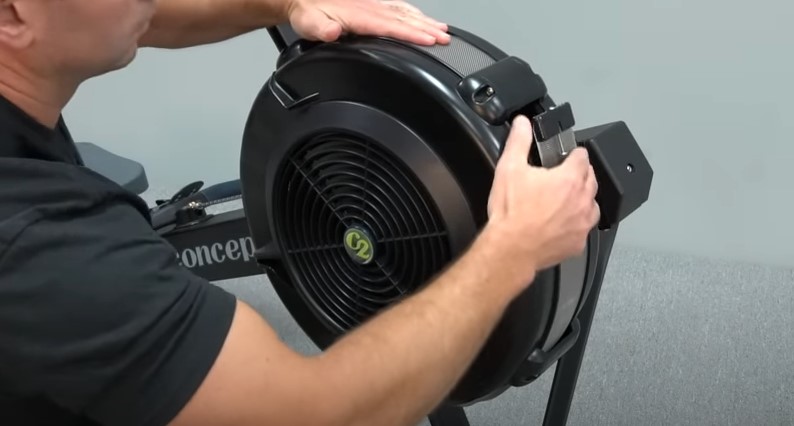 Concept2 evezőgépek karbantartása: A rács tisztítása